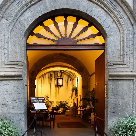 Palazzo Marziale Πανσιόν 4*