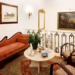 Palazzo Marziale בית הארחה 4*