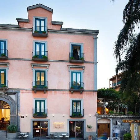 Palazzo Marziale 4* סורנטו